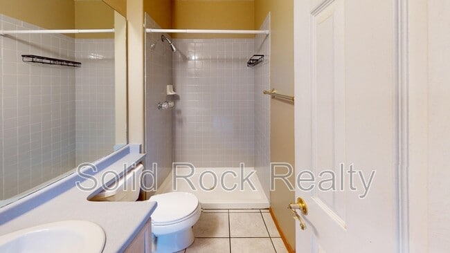 Building Photo - 2580 Lyncrest Dr