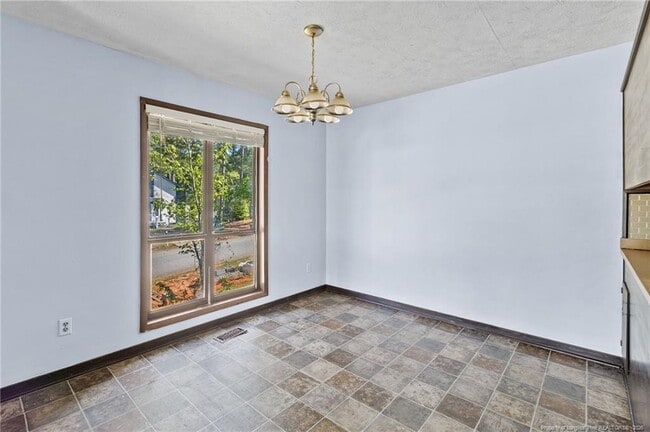 Building Photo - 6479 Pittsfield Dr