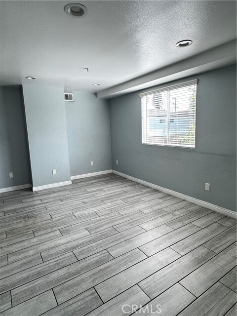 Building Photo - 433 E 30th St