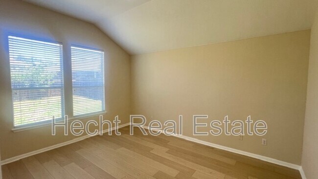 Building Photo - 1712 Bush Coat Ln