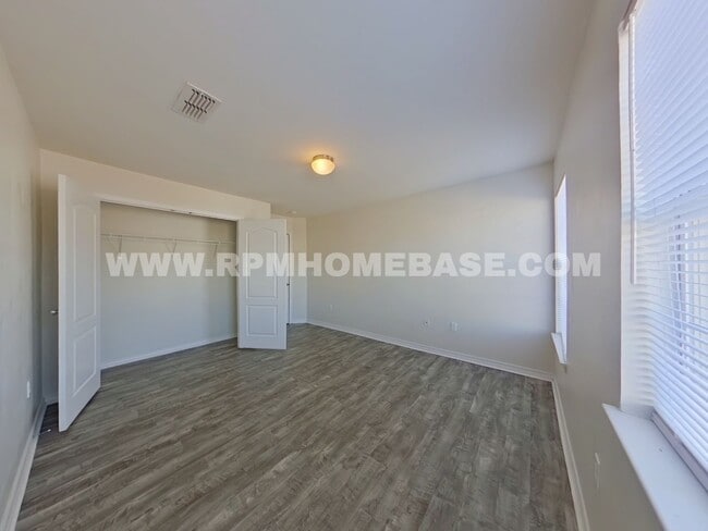 Building Photo - Spacious 4-Bedroom Home in South Crestview – Perfect for Families and Close to Military Bases