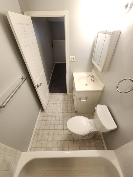 Building Photo - 930 E Passyunk Ave