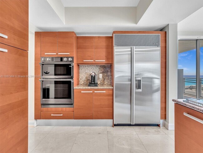 Building Photo - 3535 S Ocean Dr