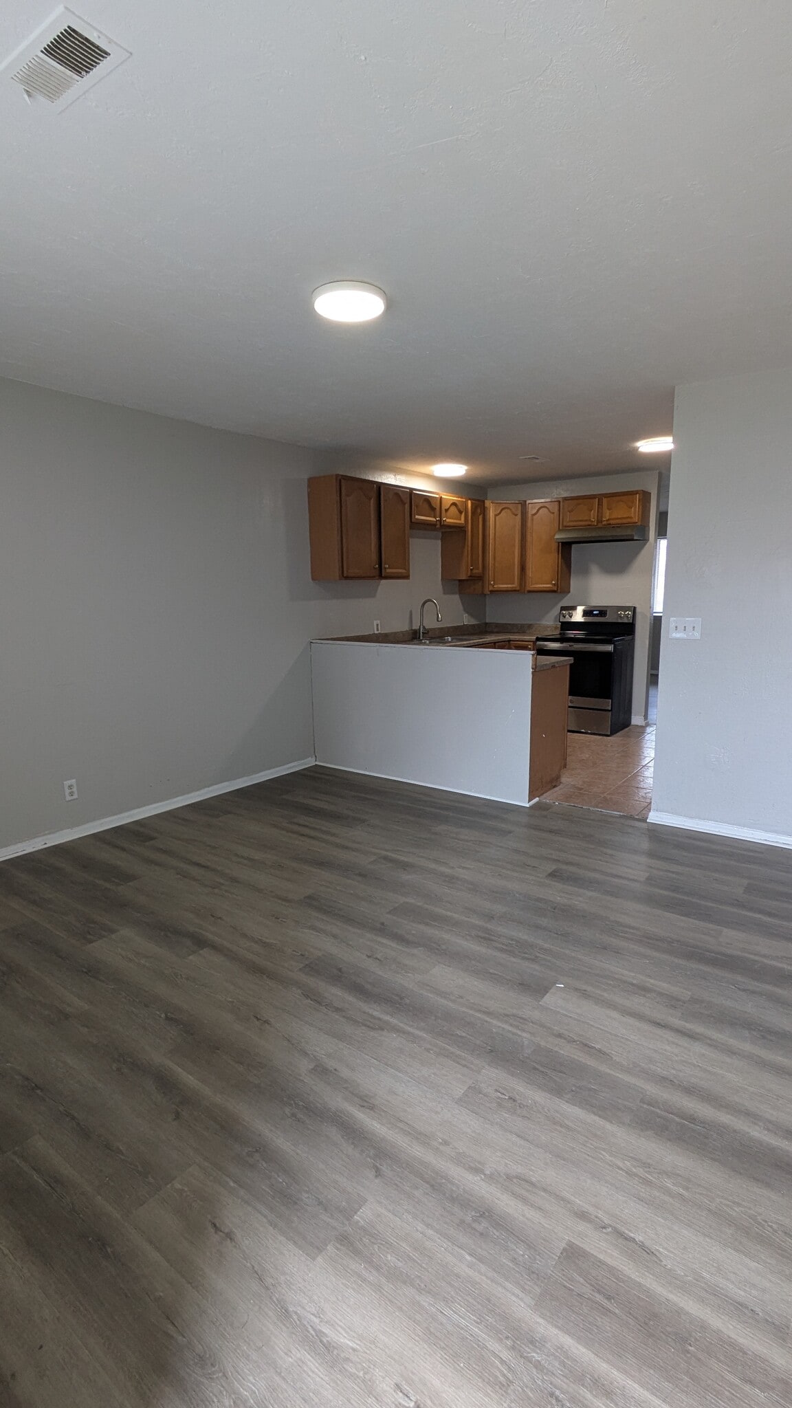 Building Photo - 956 S 1100 W