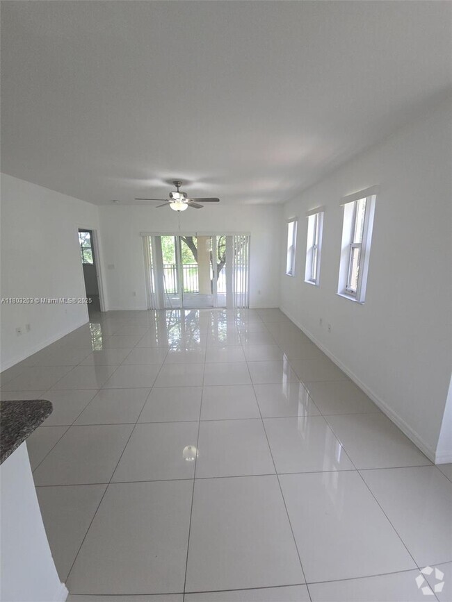 Building Photo - 2501 Centergate Dr