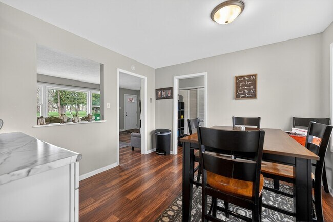 Building Photo - 33356 N Sears Blvd