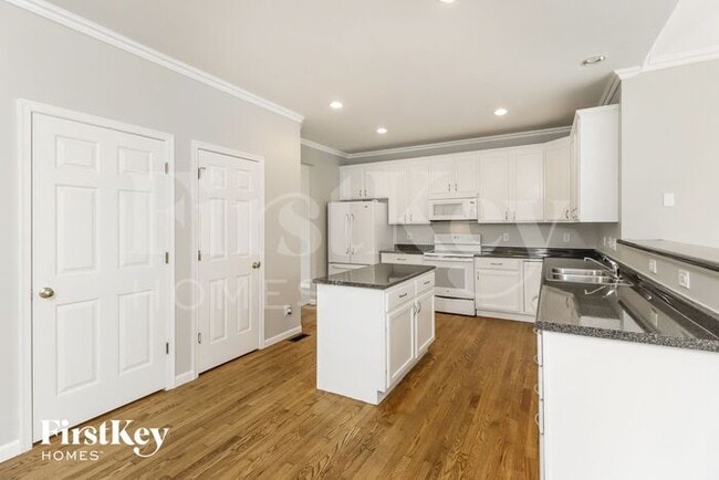Building Photo - 4221 Silver Streak Dr