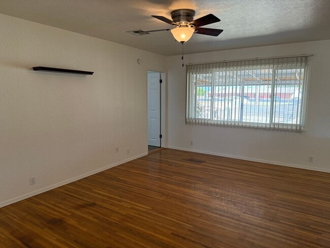 Building Photo - 2101 Aspen Dr