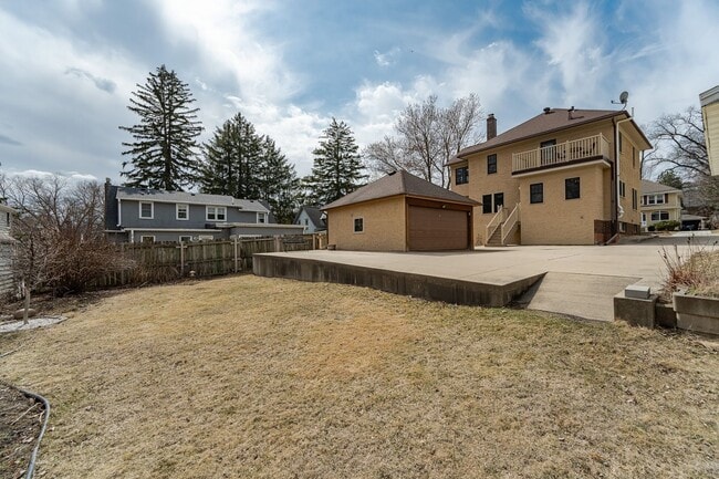 Building Photo - 3 Bed, 1.5 Bath Home for Rent – Historic S...