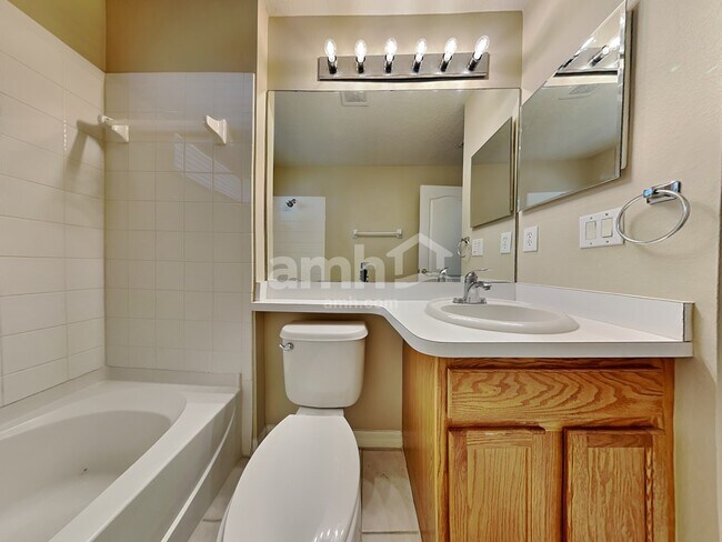 Building Photo - 11240 Lake Lanier Dr