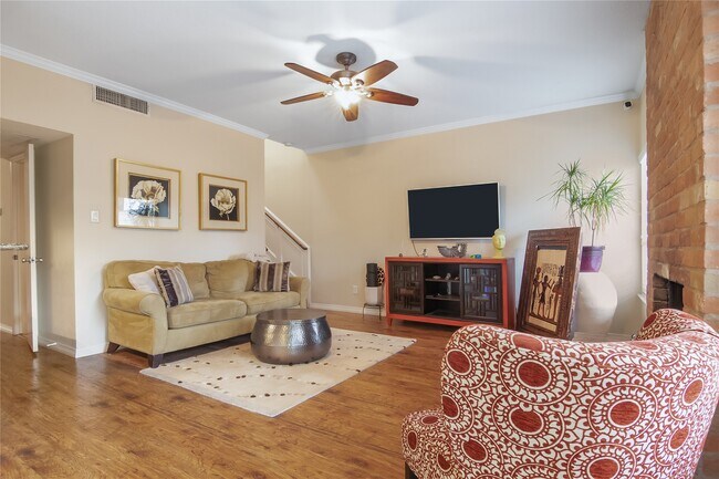 Building Photo - 1802 Stoney Brook Dr