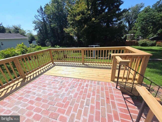Building Photo - 316 Hutchinson Ave