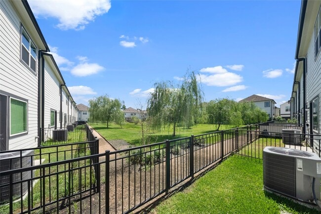 Building Photo - 2309 Silva Park Ln