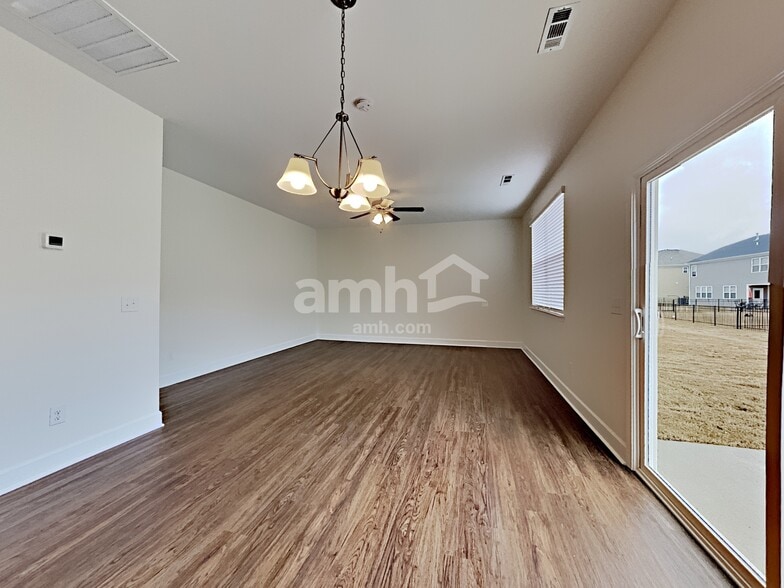 Building Photo - 4945 Chutney Dr