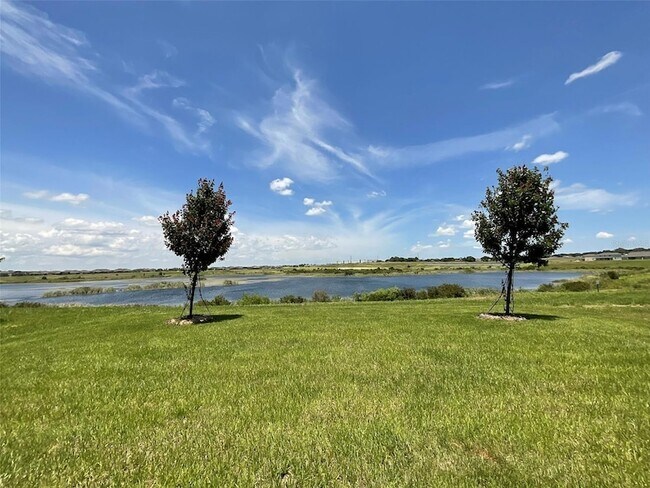 Building Photo - 3220 Canna Lily Pl