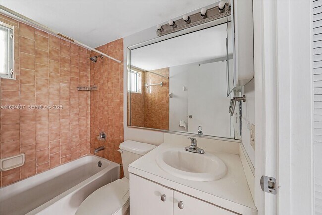 Building Photo - 5490 W 21st Ct