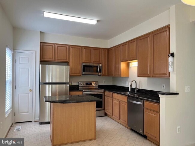 Building Photo - 14288 Glade Spring Dr