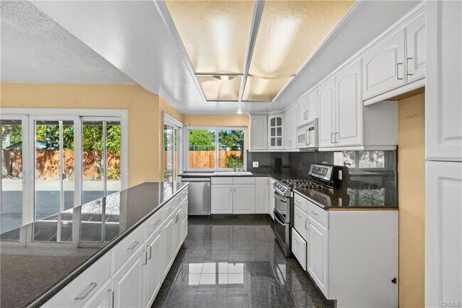 Building Photo - 18123 Delano St