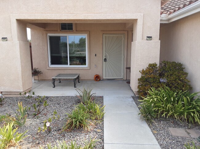 Building Photo - 496 Christina Ct