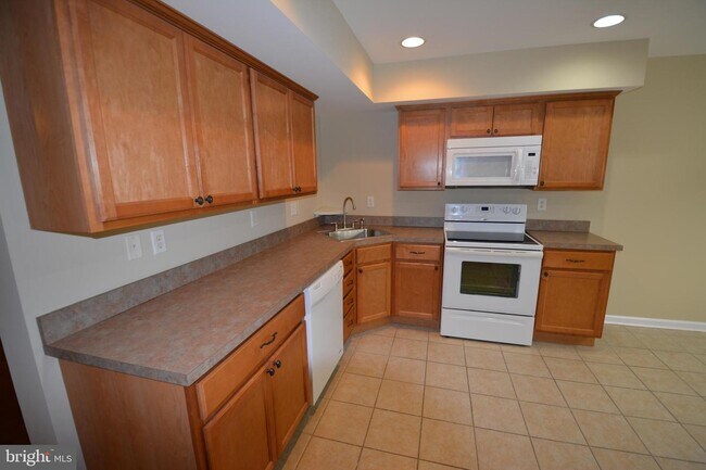 Building Photo - 1103 Laurel Ct