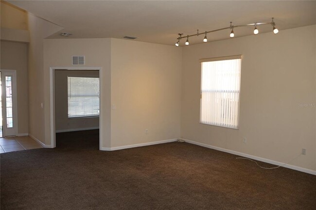 Building Photo - 4013 SW 51st Ct