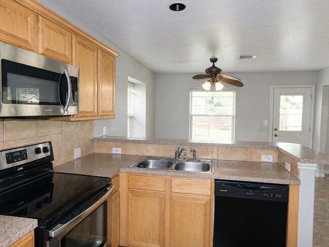 Building Photo - 16810 Deck Ct
