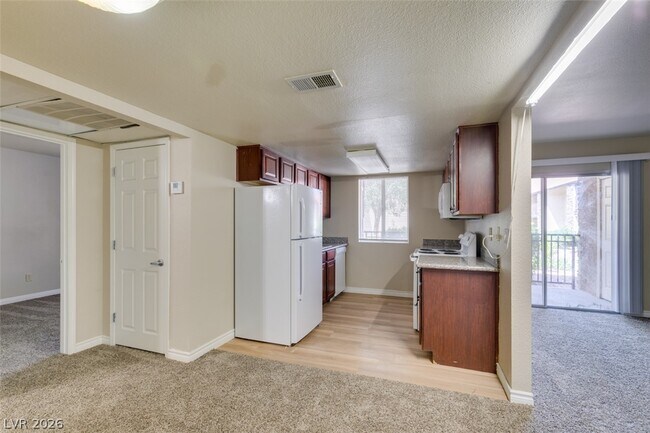 Building Photo - 4450 Sandy River Dr