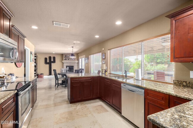 Building Photo - 9373 E Altadena Ave