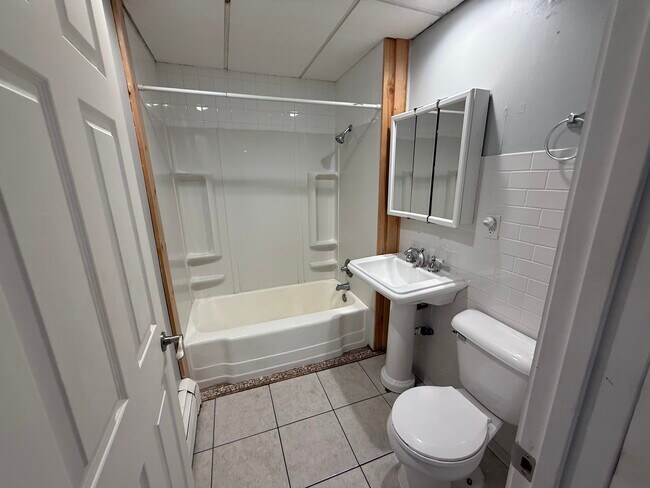 Building Photo - London Flats