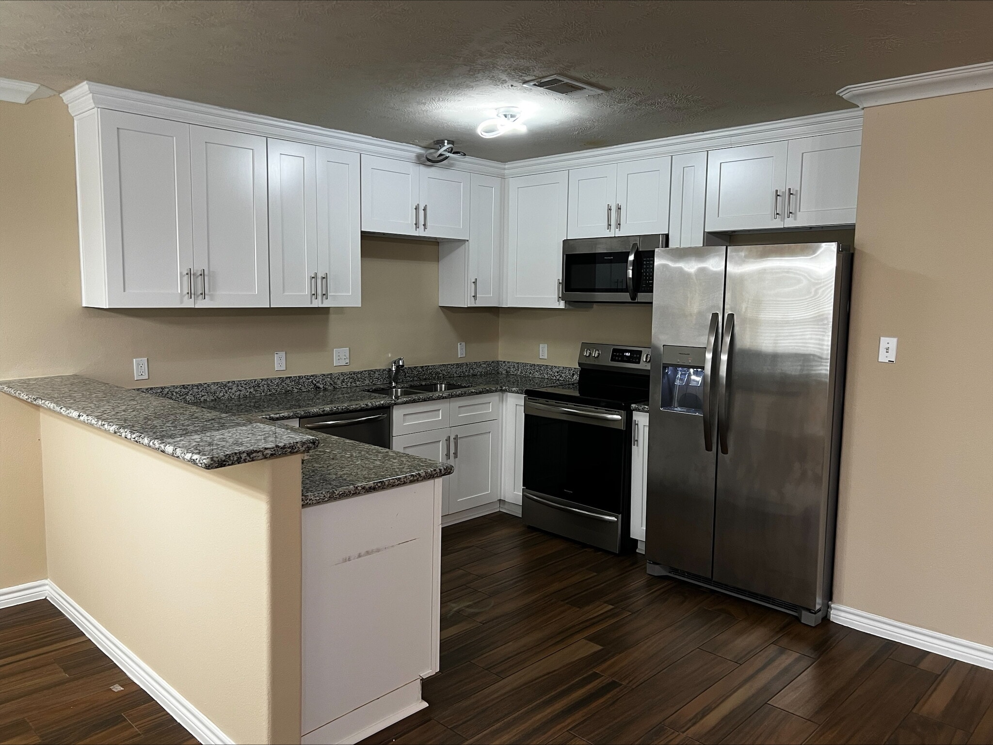 Building Photo - 2610 Saint Helena St