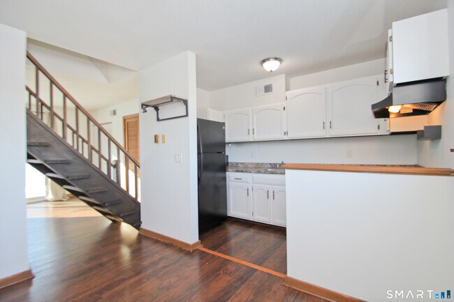 Building Photo - 29 Salmon Run