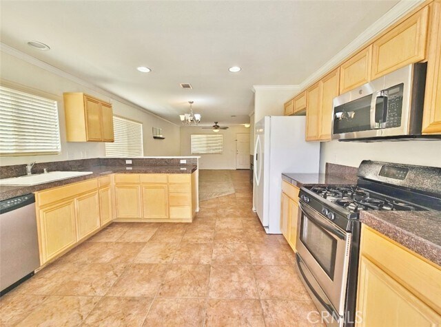 Building Photo - 71547 Sunflower Dr