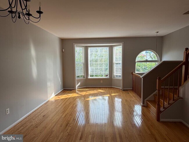 Building Photo - 21779 Brondesbury Park Terrace