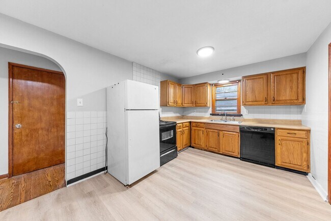 Building Photo - Cozy 3-Bedroom Home in Ferguson – $1,499/m...