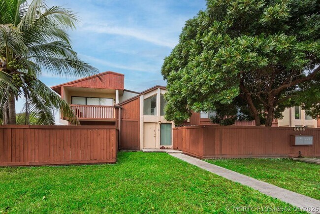 Building Photo - 6604 SW 114th Pl