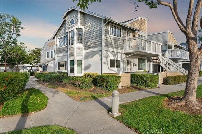 Building Photo - 127 Huntington