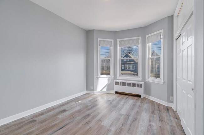 Building Photo - 86 W 27th St