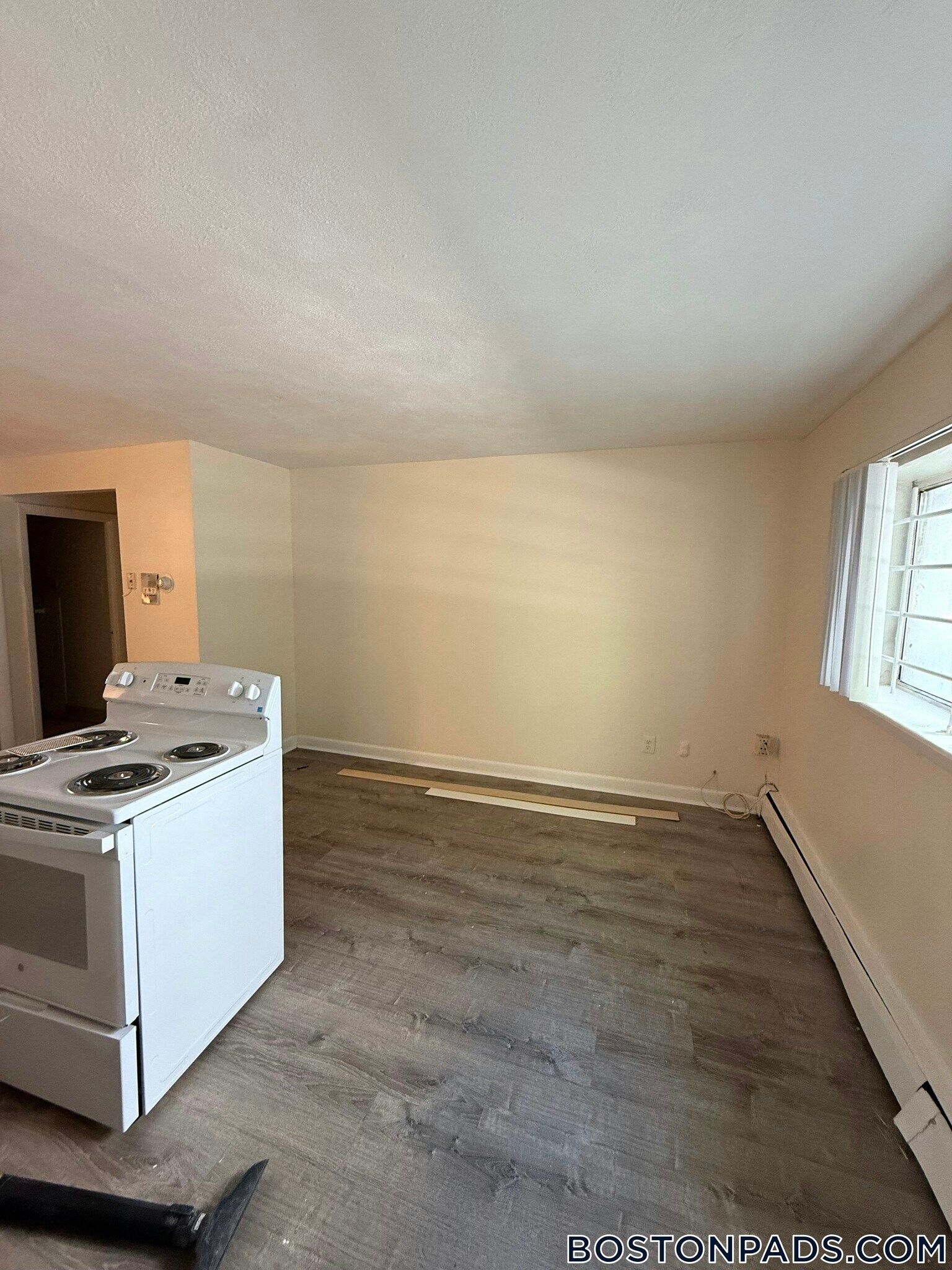 Building Photo - 84 Gardner St