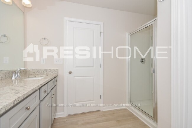 Building Photo - 3038 Faireno Pl