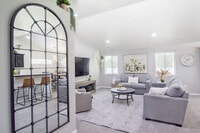 Building Photo - 2023 E Elm Grove Dr