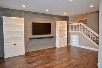 Building Photo - Bankers Hill – 2 BD, 2.5 BA! Two Assigned ...