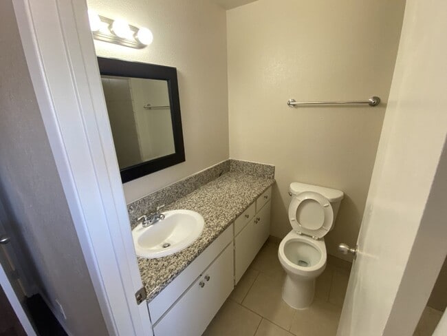 Building Photo - APPLY FOR THIS BEAUTIFUL HOME TODAY!