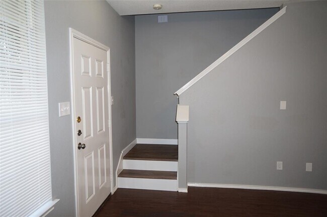 Building Photo - 13700 Harris Ridge Blvd