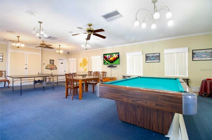 Building Photo - 6965 Avenue des Palais