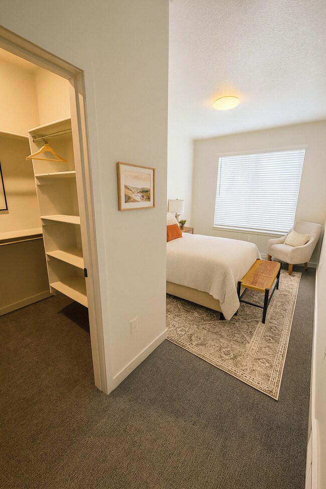 Building Photo - 652 E 12225 S