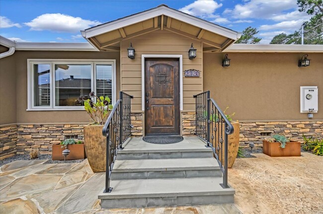 Building Photo - 2320 Rollingwood Dr