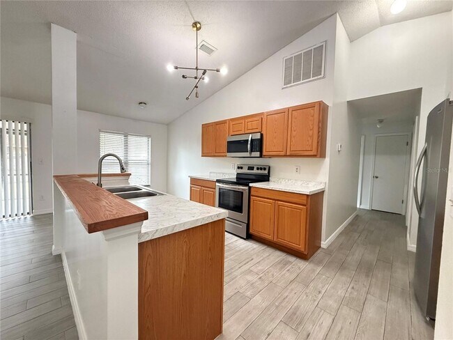 Building Photo - 3718 Linsbury St