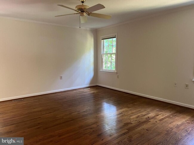 Building Photo - 10101 Alsace Ct