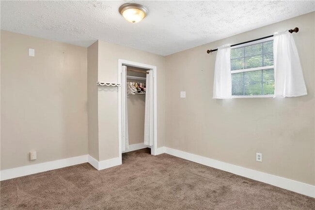 Building Photo - 6023 Lazy Ln