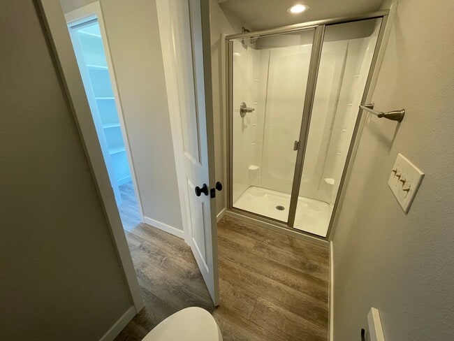 Building Photo - 27 Acres of Private Valley Remodeled Home In Damascus 3Bd/3Ba with Basement!!! Beautiful Deck wit...